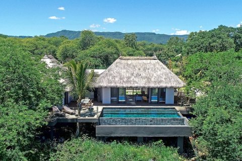 3 bedrooms Villa in Tamarin, Mauritius No. 53425 2