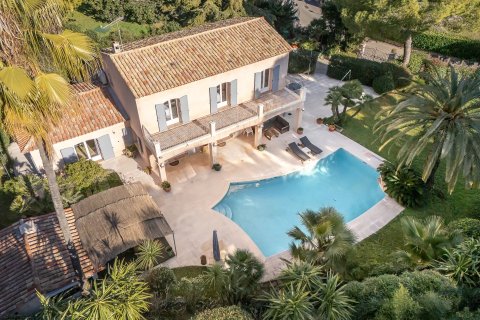 5 bedrooms Villa in Antibes, France No. 76655 2