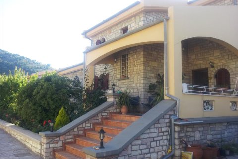 4 bedrooms House in Ioannina, Greece No. 58014 2