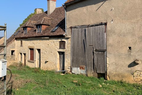 3 bedrooms House in Saizy, France No. 69474 1