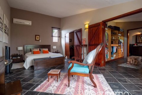 5 bedrooms Villa in Grande Riviere Noire, Mauritius No. 53450 17