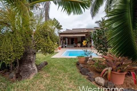 5 bedrooms Villa in Grande Riviere Noire, Mauritius No. 53450 2