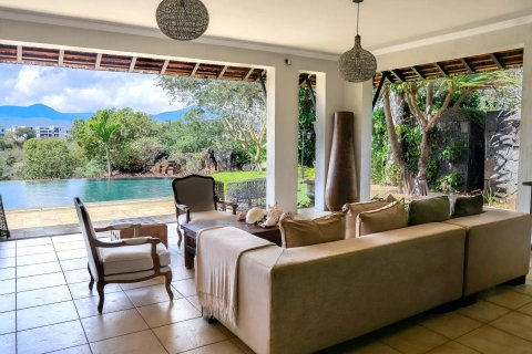 5 bedrooms Villa in Tamarin, Mauritius No. 53443 13