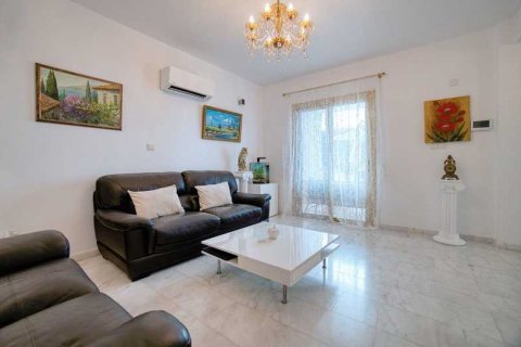 4 bedrooms House in Chloraka, Cyprus No. 43068 10