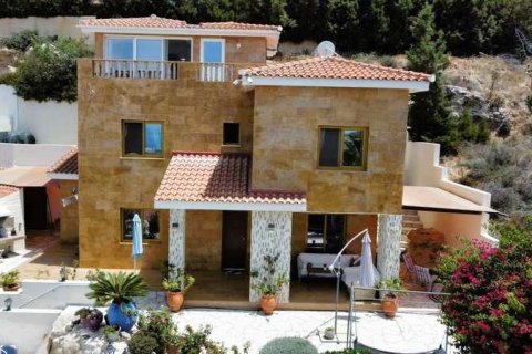 4 bedrooms House in Chloraka, Cyprus No. 43068 3