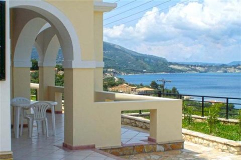 4 bedrooms House in Zakynthos, Greece No. 24701 8