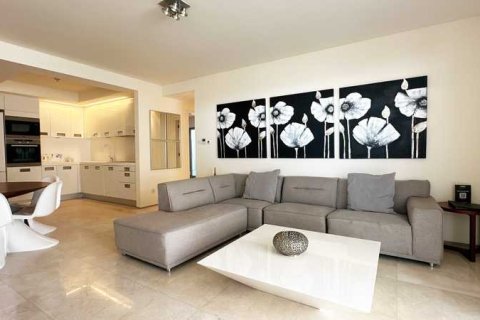 2 bedrooms Apartment in Limassol, Cyprus No. 32165 13