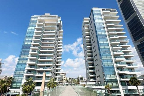 2 bedrooms Apartment in Limassol, Cyprus No. 32165 1