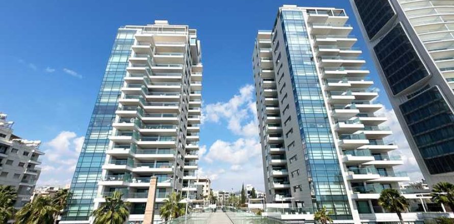 2 bedrooms Apartment in Limassol, Cyprus No. 32165