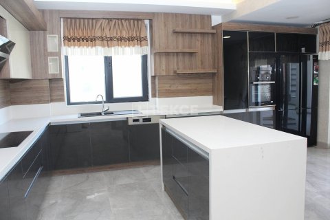 6+2 Apartment in Ankara, Turkey No. 12486 8