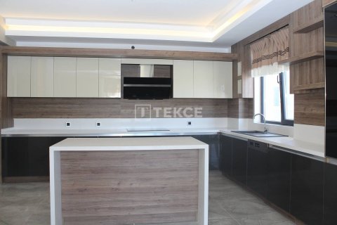 6+2 Apartment in Ankara, Turkey No. 12486 10