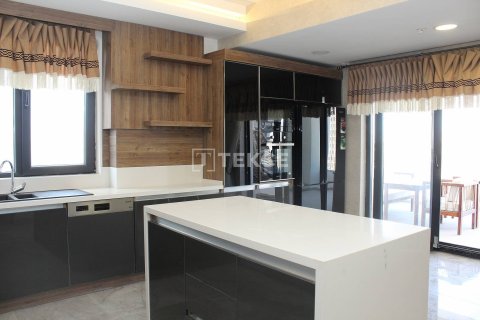 6+2 Apartment en Ankara, Turkey No. 12486 11