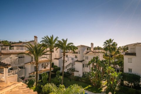 2 bedrooms Penthouse in Nueva Andalucia, Spain No. 27357 10