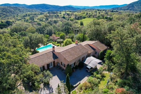 4 bedrooms Villa in La Garde-Freinet, France No. 68213 1