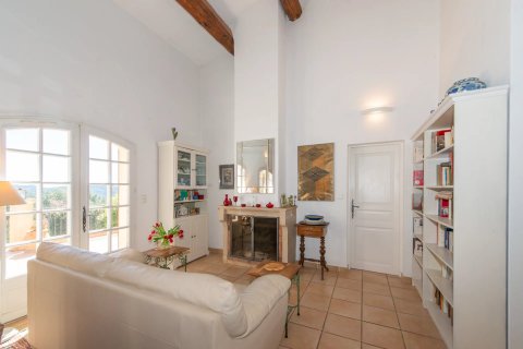 4 bedrooms Villa in La Garde-Freinet, France No. 68213 5