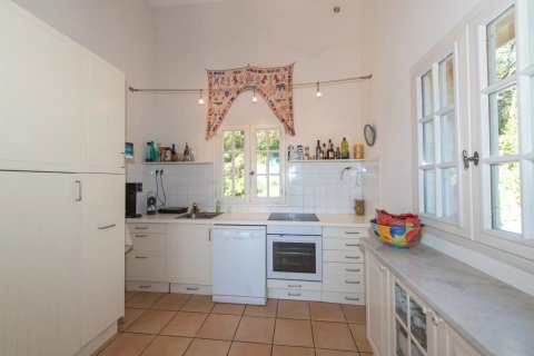 4 bedrooms Villa in La Garde-Freinet, France No. 68213 7