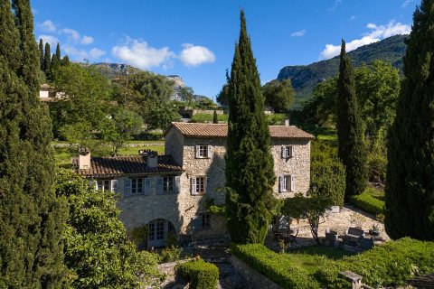 4 dormitorios Villa en Le Bar-sur-Loup, France No. 67922 1