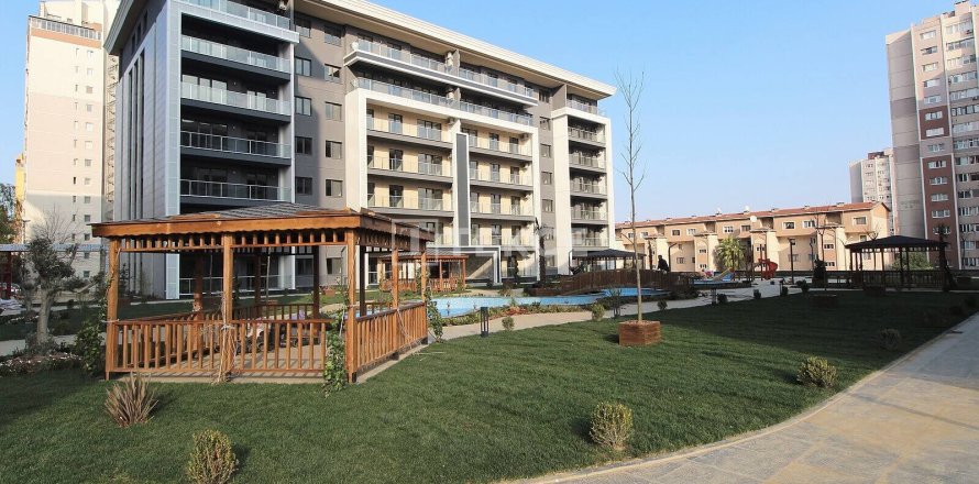 2+1 Apartment en Istanbul, Turkey No. 11225