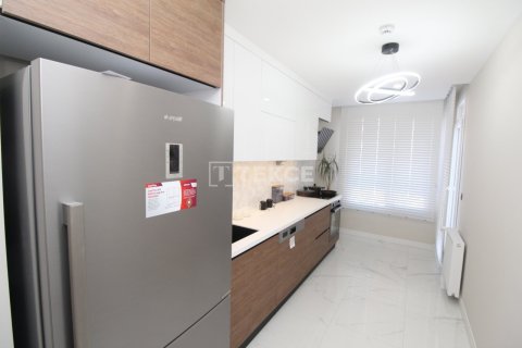 2+1 Apartment in Beylikduezue, Turkey No. 11222 13