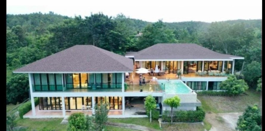 5 bedrooms House in Chiang Mai, Thailand No. 1542