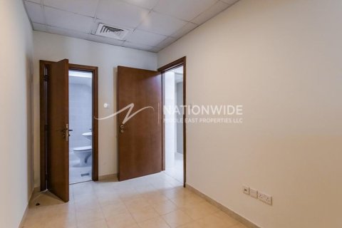 4 dormitorios Villa en Abu Dhabi, UAE No. 3937 12