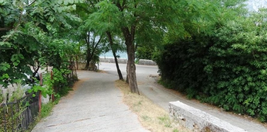 929m² Land en Kotor, Montenegro No. 66803