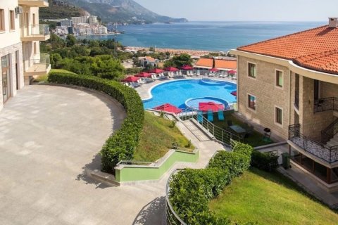 48m² Apartment en Budva, Montenegro No. 66809 16