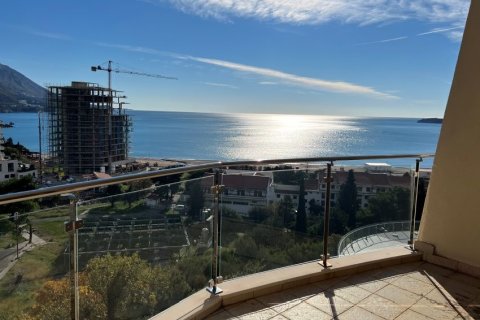 48m² Apartment en Budva, Montenegro No. 66809 14