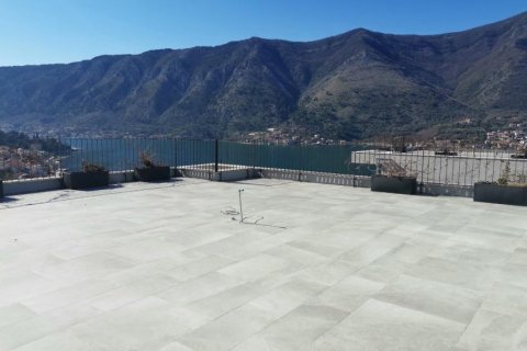 4 dormitorios Apartment en Kotor, Montenegro No. 66805 16