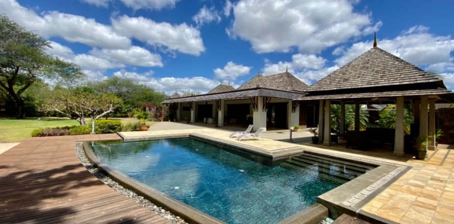 5 bedrooms Villa in Tamarin, Mauritius No. 60975