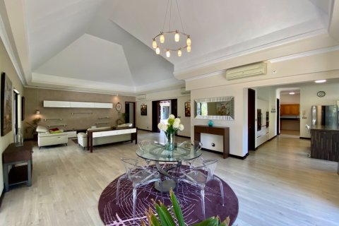 5 bedrooms Villa in Tamarin, Mauritius No. 60975 5