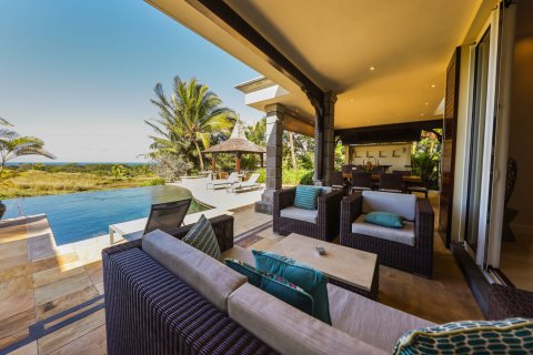 4 bedrooms Villa in Bel Ombre, Mauritius No. 60980 3