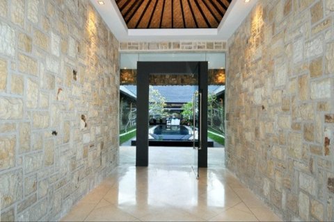 5 bedrooms Villa in Kerobokan, Indonesia No. 23461 10