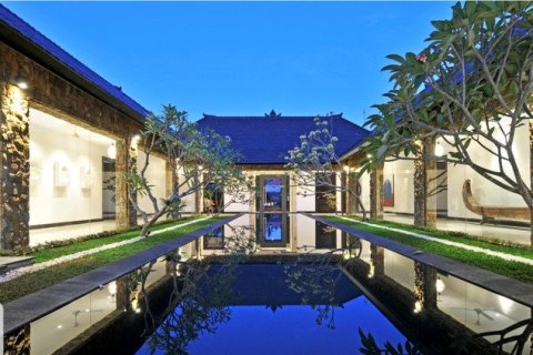 5 bedrooms Villa in Kerobokan, Indonesia No. 23461 3