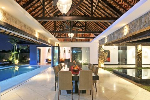 5 bedrooms Villa in Kerobokan, Indonesia No. 23461 6