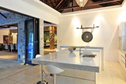 5 bedrooms Villa in Kerobokan, Indonesia No. 23461 16