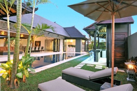 5 bedrooms Villa in Kerobokan, Indonesia No. 23461 1