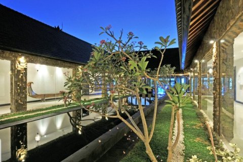 5 bedrooms Villa in Kerobokan, Indonesia No. 23461 5