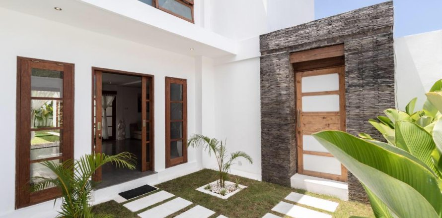 3 bedrooms Villa in Seminyak, Indonesia No. 23463