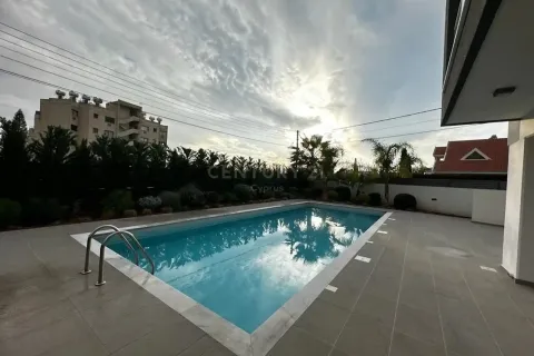 2 dormitorios Apartment en Germasogeia, Cyprus No. 32433 5