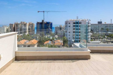 3 dormitorios Penthouse en Limassol, Cyprus No. 43787 15