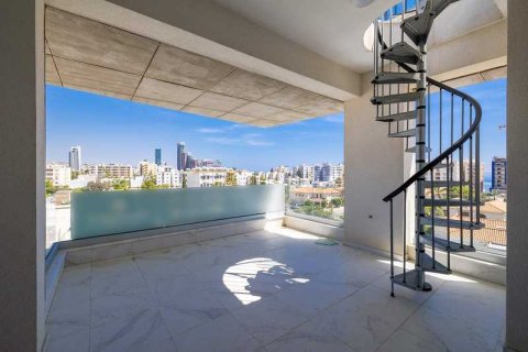 3 dormitorios Penthouse en Limassol, Cyprus No. 43787 11