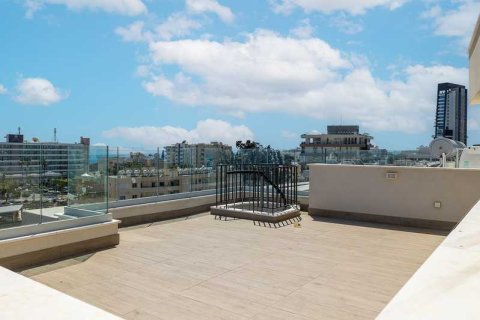 3 dormitorios Penthouse en Limassol, Cyprus No. 43787 12