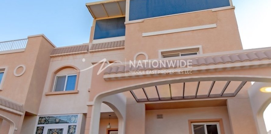 2 bedrooms Villa in Abu Dhabi, UAE No. 3702