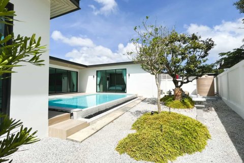 5 bedrooms Villa in Phuket, Thailand No. 1995 2