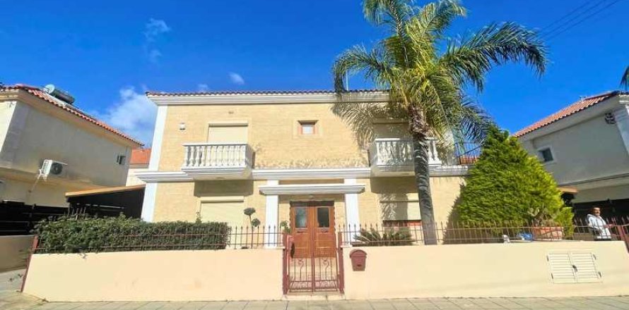 3 bedrooms House in Limassol, Cyprus No. 78009