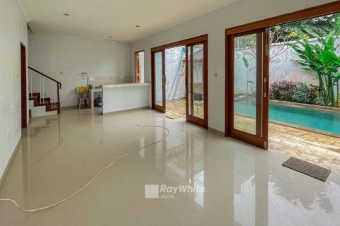 3 bedrooms Villa in Ungasan, Indonesia No. 23359 2