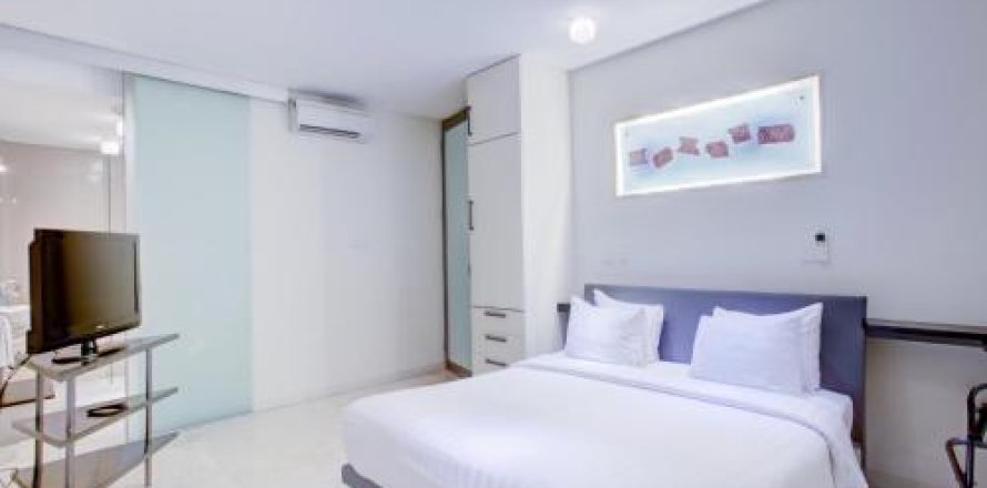 2 bedrooms Apartment in Seminyak, Indonesia No. 23405