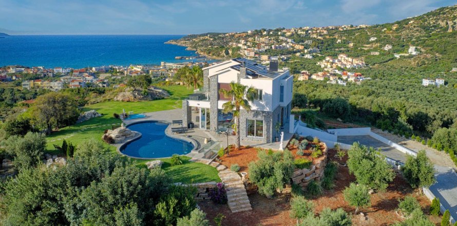 5 bedrooms Villa in Chania, Greece No. 23872