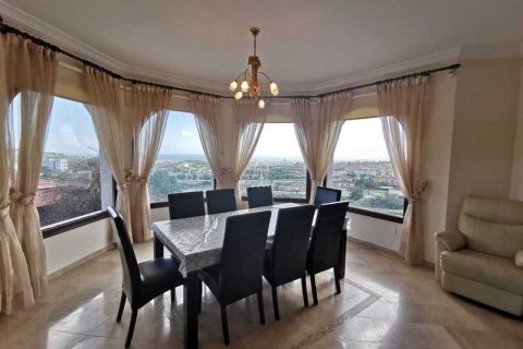 5 bedrooms House in Agios Athanasios, Cyprus No. 77303 12